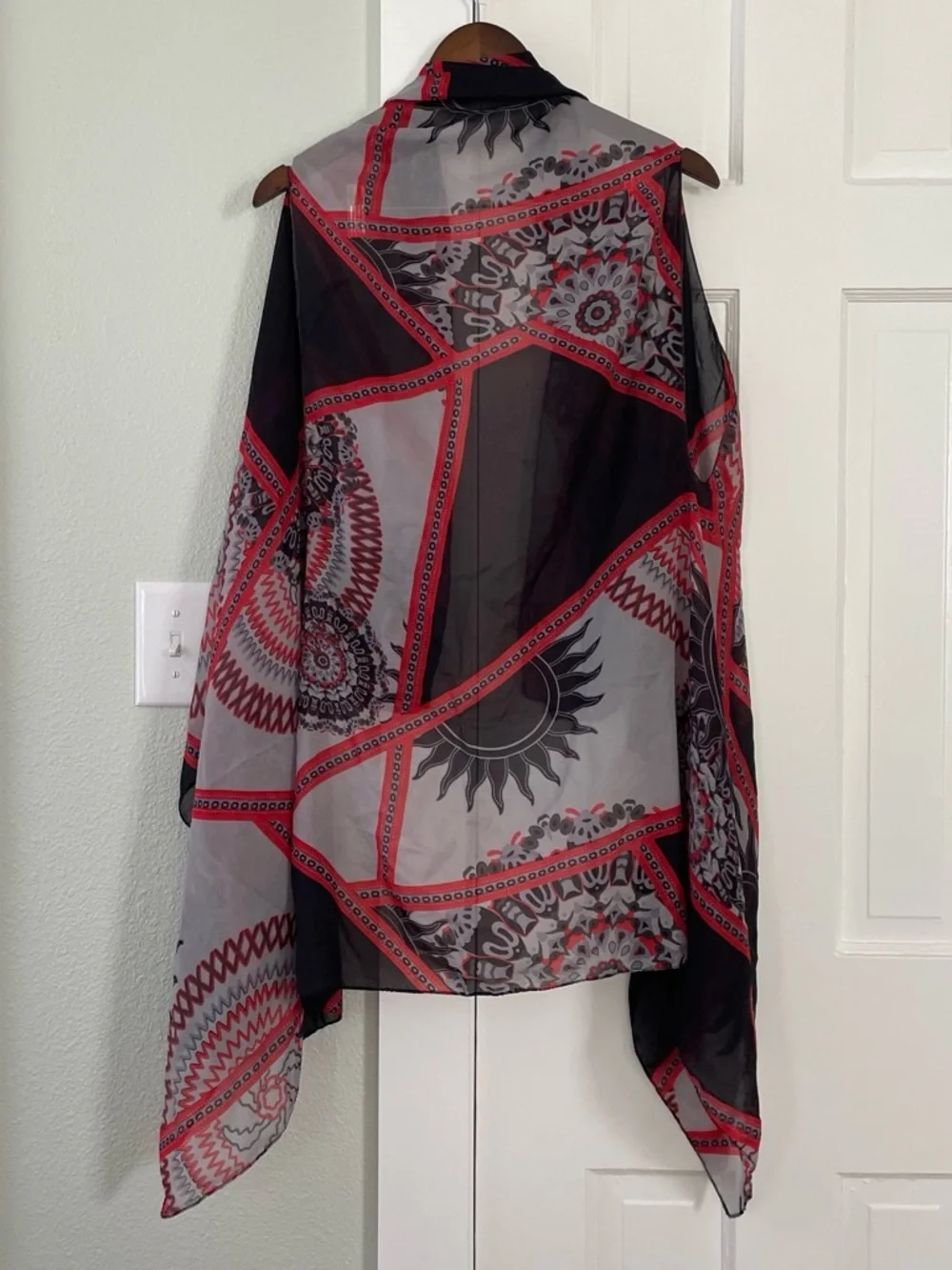 Lightweight Geometric & Sun Motif Scarf in Black, Red, Gray